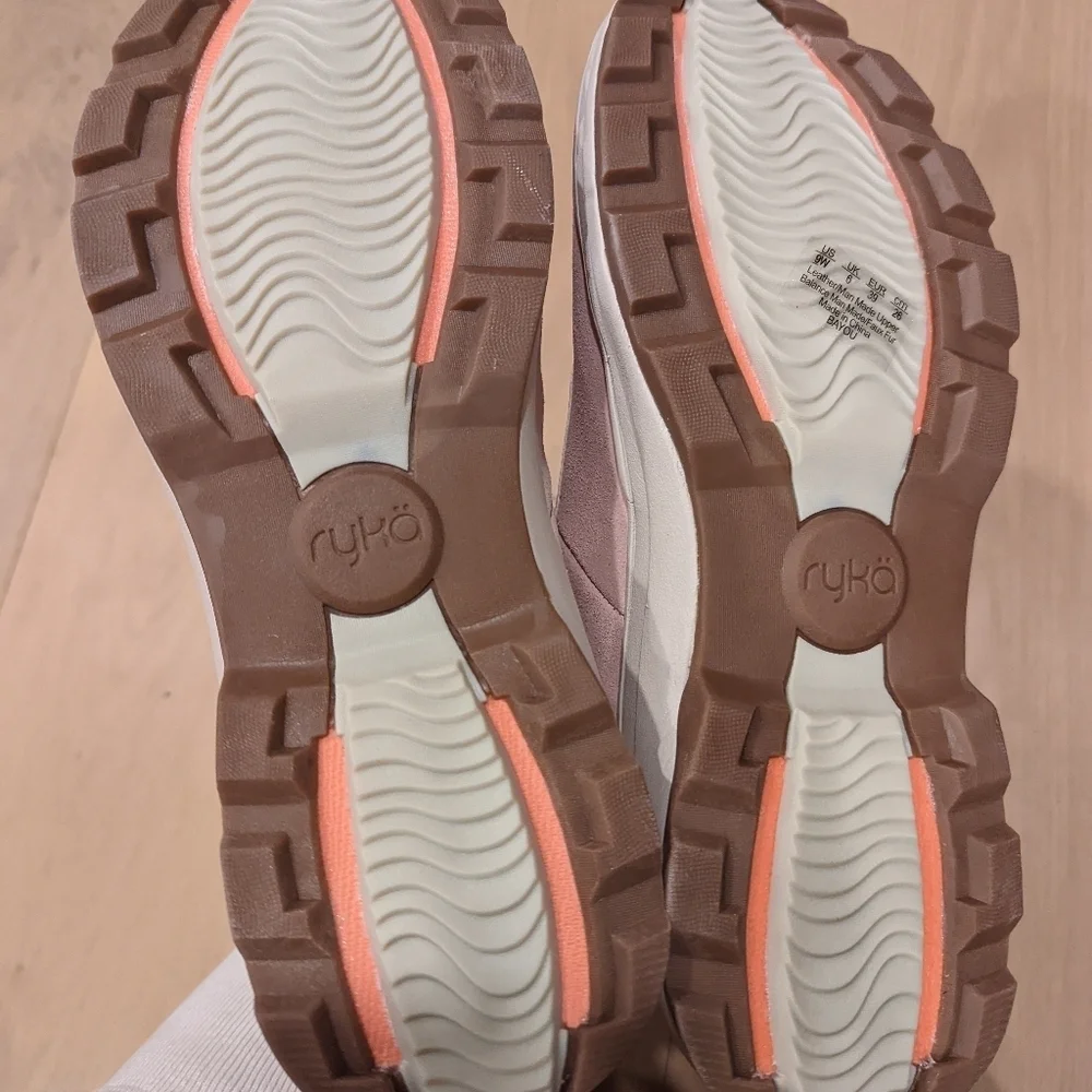 Women's Pink Winter Boots